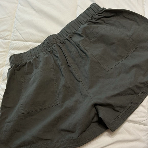 Olive green shorts - Picture 2 of 4